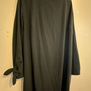 Chic Black Long-Sleeve Dress with Bow Detail